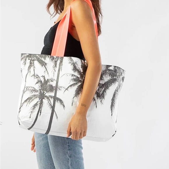 ALOHA Collection Holo Holo Tote Bag NWT Reversible Kalapana Kona - Picture 2 of 5